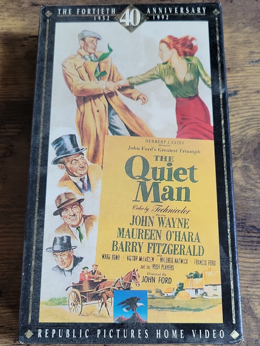 The Quiet Man VHS Movie John Wayne Maureen O'Hara - Yellow/Green/Red